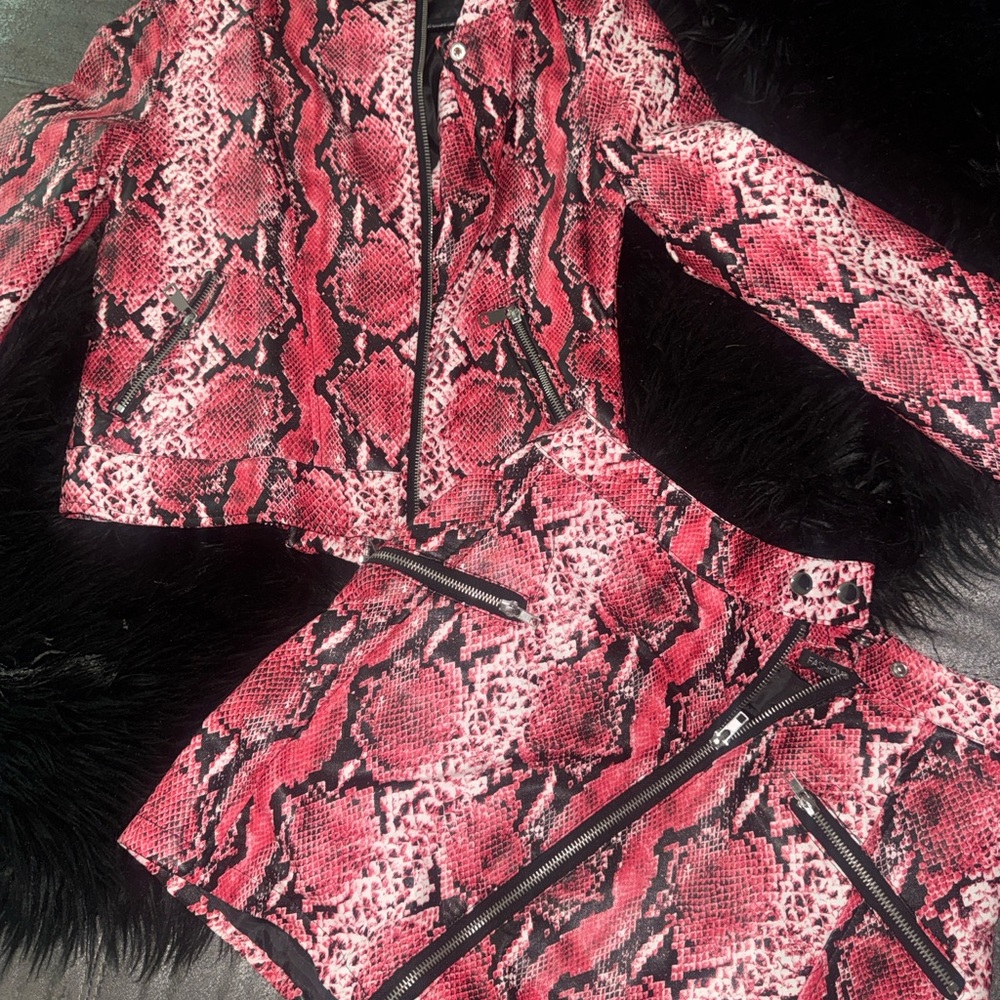 Fashion Nova Pink Snake Print Blazer